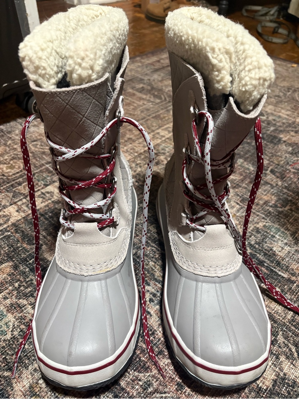 L.L.Bean Women’s Suede Snow Boots Fleece Lined Waterproof Gray Taupe